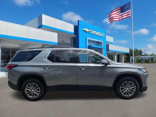 Sterling Gray Metallic 2023 Chevrolet Traverse LT Cloth