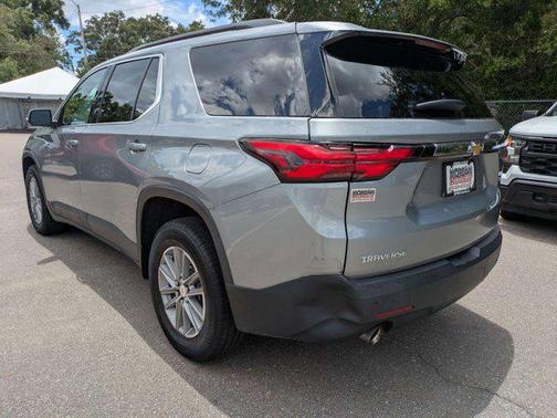 Sterling Gray Metallic 2023 Chevrolet Traverse LT Cloth