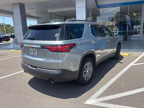Sterling Gray Metallic 2023 Chevrolet Traverse LT Cloth
