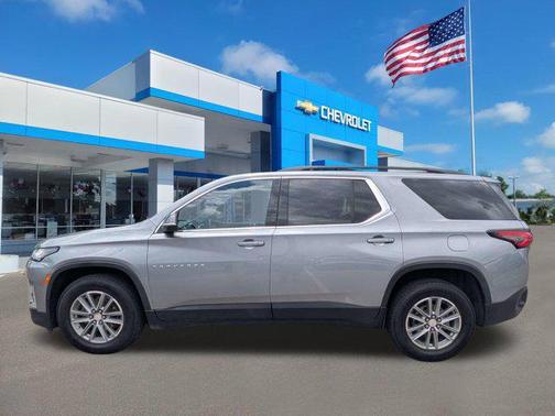 Sterling Gray Metallic 2023 Chevrolet Traverse LT Cloth