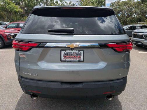 Sterling Gray Metallic 2023 Chevrolet Traverse LT Cloth