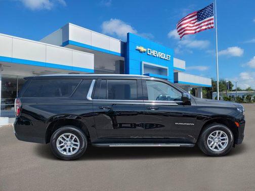 2023 Chevrolet Suburban LT