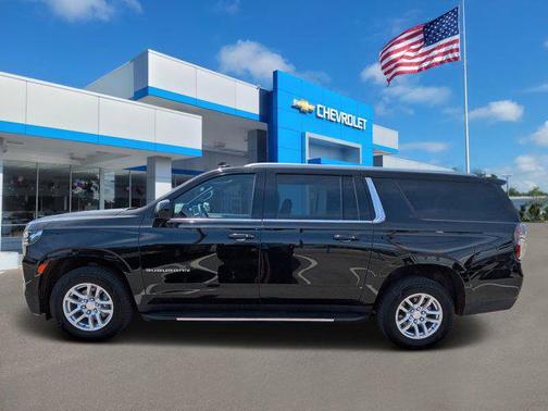 2023 Chevrolet Suburban LT