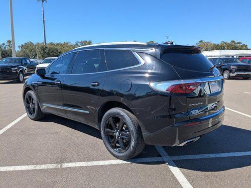 2023 Buick Enclave Essence FWD