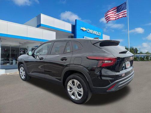 2025 Chevrolet Trax LS