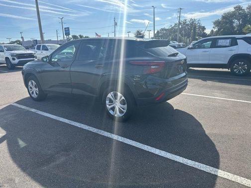 2025 Chevrolet Trax LS