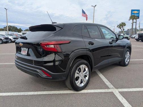 2025 Chevrolet Trax LS