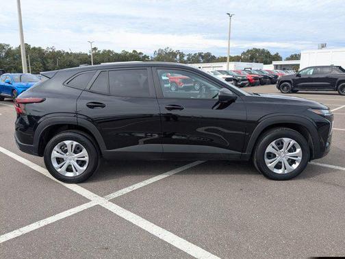 2025 Chevrolet Trax LS