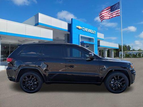 2022 Jeep Grand Cherokee Laredo