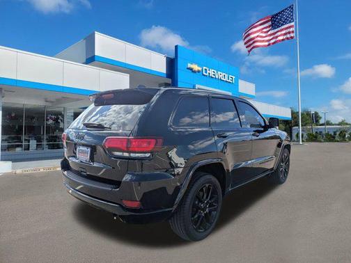 2022 Jeep Grand Cherokee Laredo