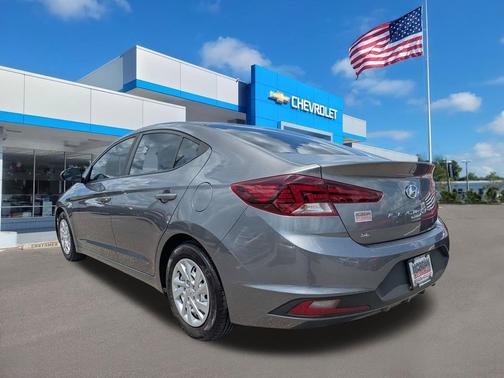 Machine Gray 2019 Hyundai ELANTRA SE