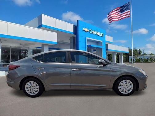 Machine Gray 2019 Hyundai ELANTRA SE