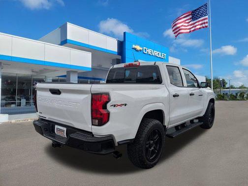 2024 Chevrolet Colorado WT