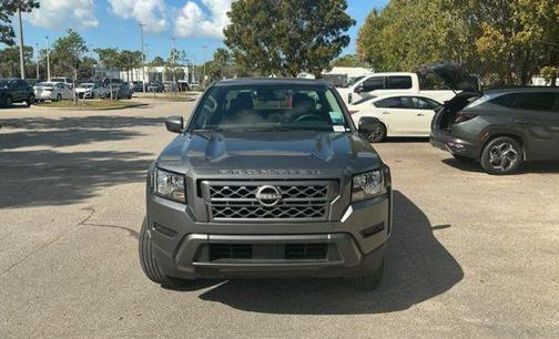 2024 Nissan Frontier SV