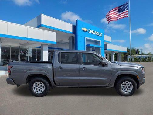 2024 Nissan Frontier SV