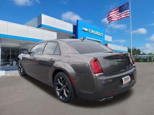 2023 Chrysler 300 Touring