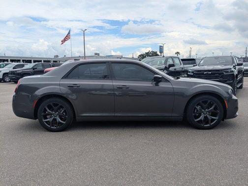 2023 Chrysler 300 Touring