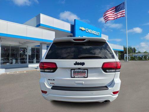 2022 Jeep Grand Cherokee Laredo