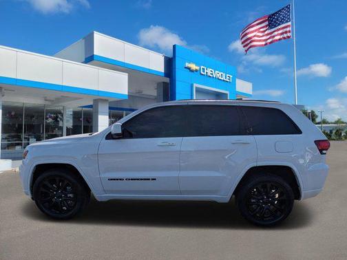 2022 Jeep Grand Cherokee Laredo