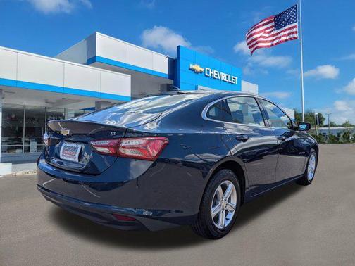 2022 Chevrolet Malibu FWD LT