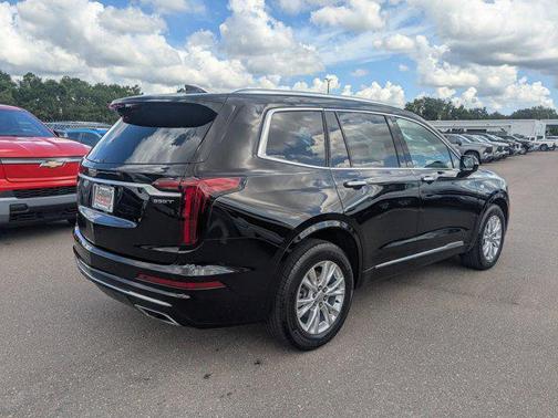 2024 Cadillac XT6 Luxury FWD