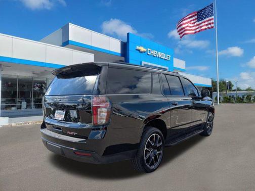 2023 Chevrolet Suburban RST