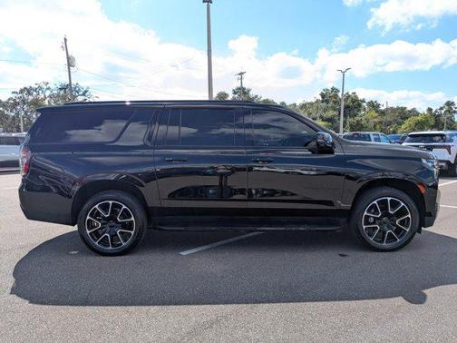 2023 Chevrolet Suburban RST