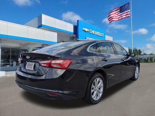 2022 Chevrolet Malibu FWD LT