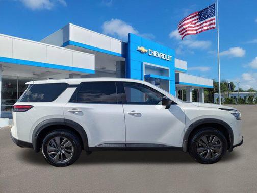 2023 Nissan Pathfinder S FWD