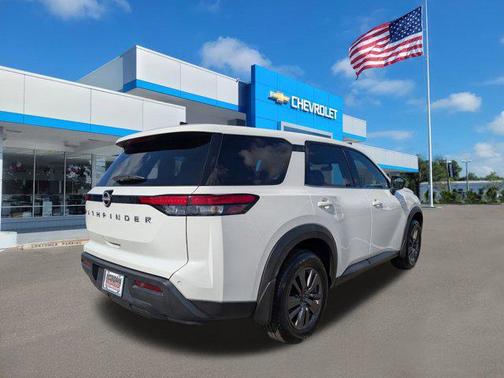 2023 Nissan Pathfinder S FWD