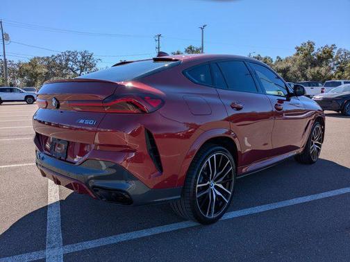 2022 BMW X6 M50i