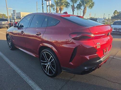 2022 BMW X6 M50i
