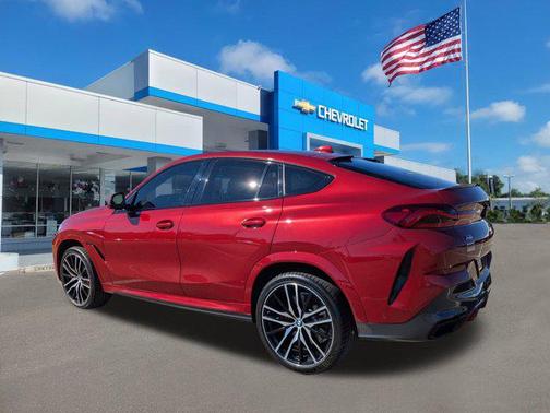 2022 BMW X6 M50i