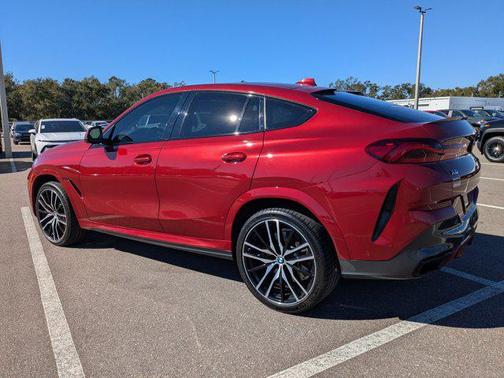 2022 BMW X6 M50i