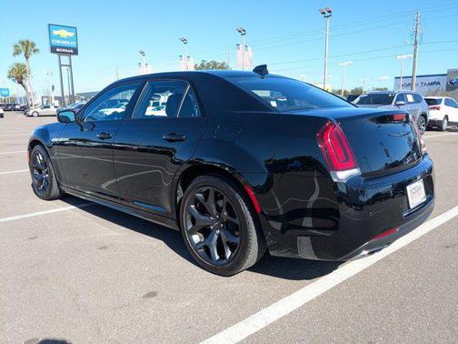 2023 Chrysler 300 Touring