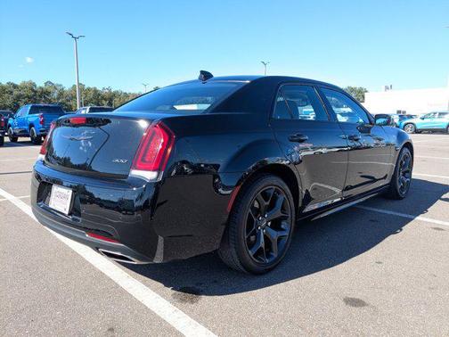 2023 Chrysler 300 Touring