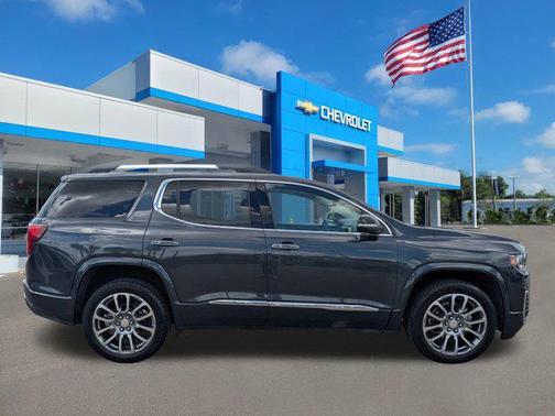 2023 GMC Acadia Denali