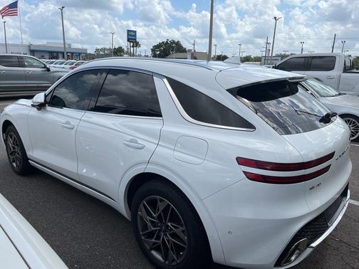 Alta White 2023 Genesis GV70 2.5T AWD