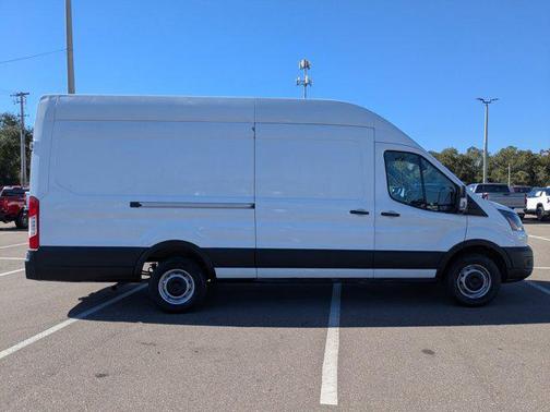 2022 Ford Transit-250 Base