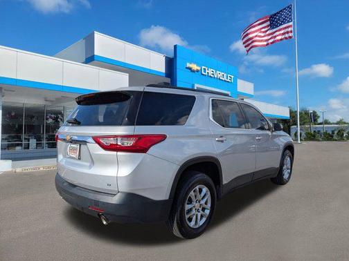 2021 Chevrolet Traverse LT Cloth