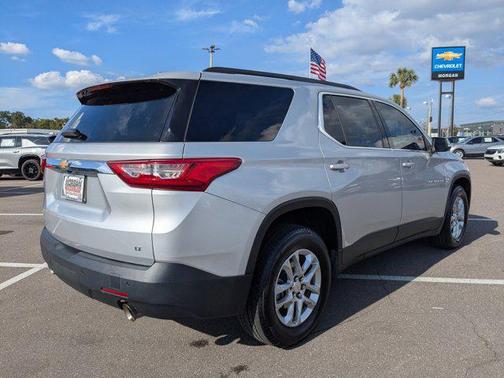 2021 Chevrolet Traverse LT Cloth