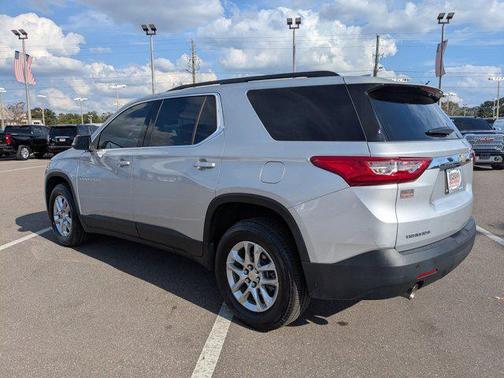 2021 Chevrolet Traverse LT Cloth