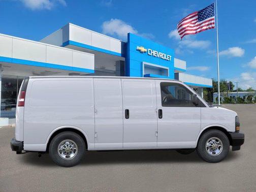 Summit White 2026 Chevrolet Express 2500 Work Van