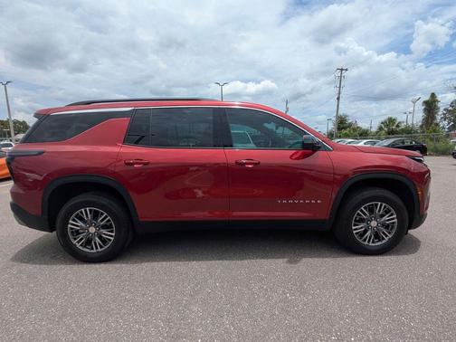 Radiant Red Tintcoat 2025 Chevrolet Traverse LT