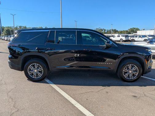 2024 Chevrolet Traverse LS