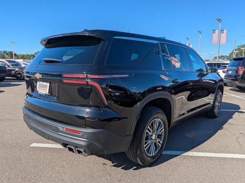 2024 Chevrolet Traverse LS