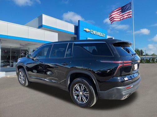 2024 Chevrolet Traverse LS