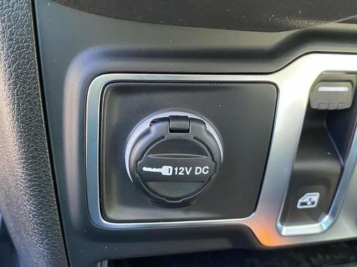 Black Clearcoat 2026 Jeep Wrangler Sport