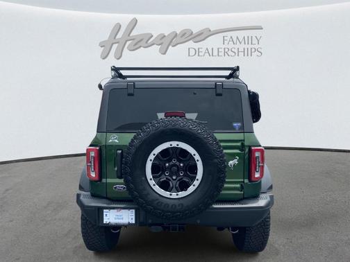 Eruption Green Metallic 2024 Ford Bronco Badlands