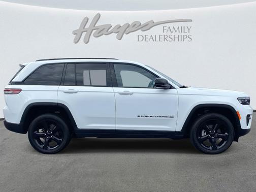 2024 Jeep Grand Cherokee Laredo